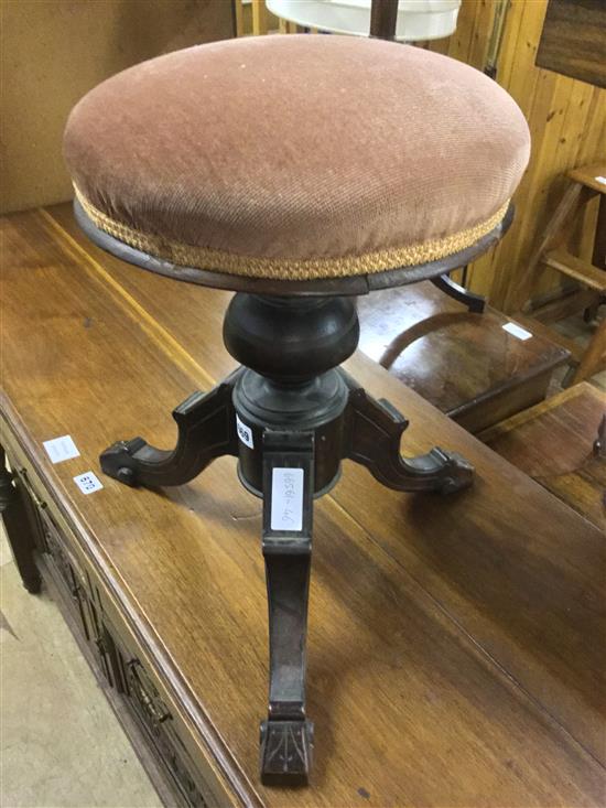 Adjustable piano stool